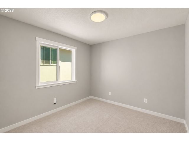 299 W MAPLE St, Washougal, WA 98671