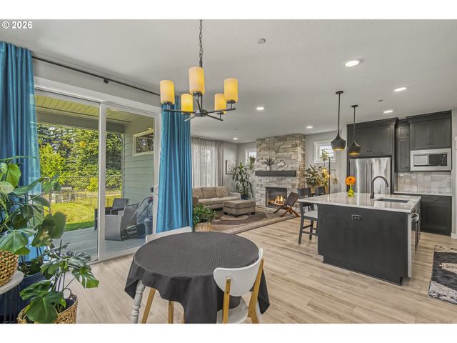 299 W MAPLE St, Washougal, WA 98671