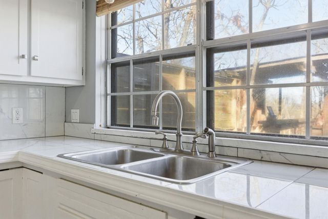 17 Shawnee Forest Cove, Little Rock, AR 72212