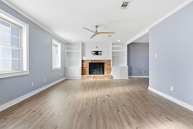 17 Shawnee Forest Cove, Little Rock, AR 72212