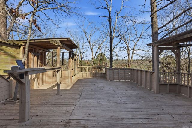 17 Shawnee Forest Cove, Little Rock, AR 72212