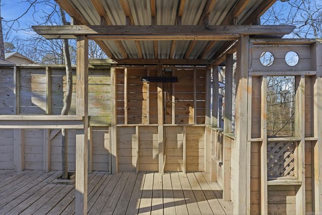 17 Shawnee Forest Cove, Little Rock, AR 72212