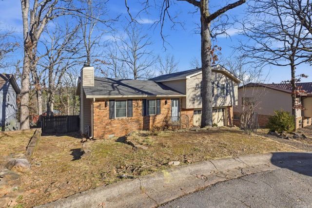 17 Shawnee Forest Cove, Little Rock, AR 72212