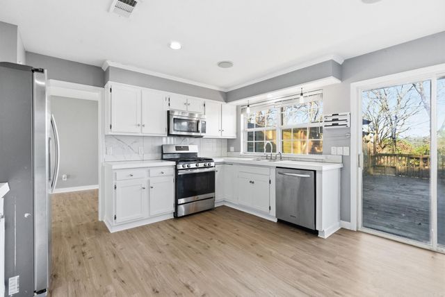 17 Shawnee Forest Cove, Little Rock, AR 72212