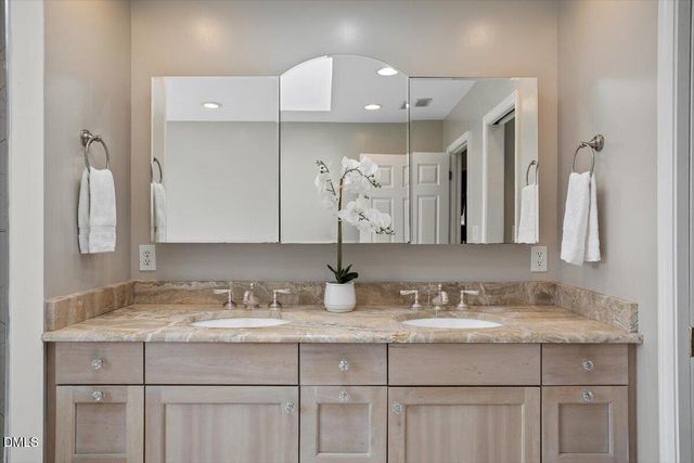 2004 Battlewood Road, Apex, NC 27523