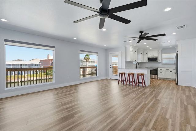 140 Port Saint Claire, City By The Sea, TX 78336