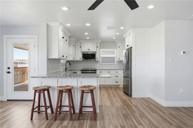 140 Port Saint Claire, City By The Sea, TX 78336