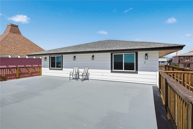 140 Port Saint Claire, City By The Sea, TX 78336