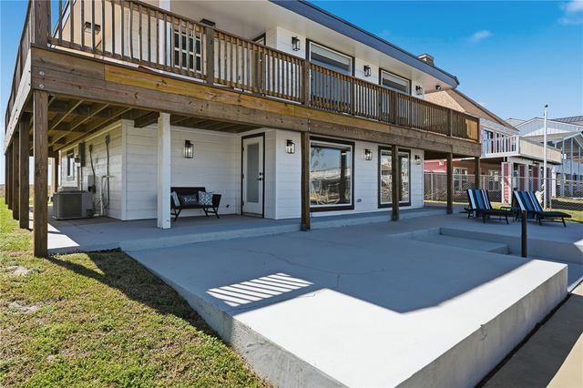 140 Port Saint Claire, City By The Sea, TX 78336
