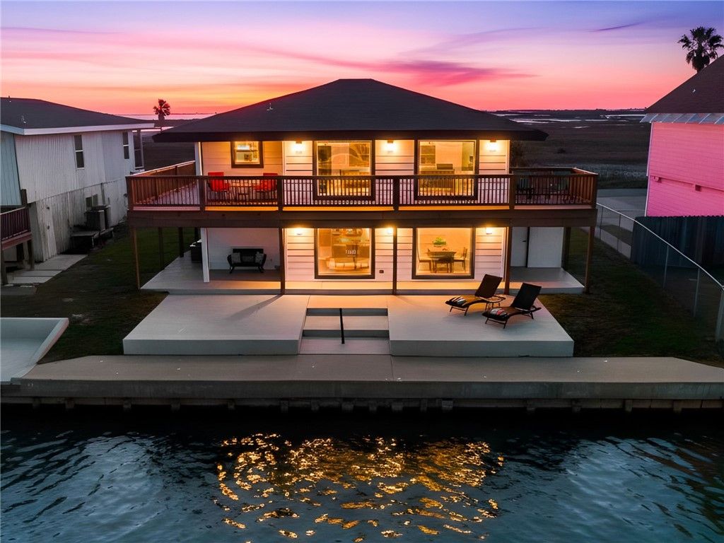 140 Port Saint Claire, City By The Sea, TX 78336