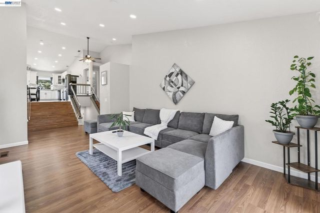 209 Manuel Ct, Bay Point, CA 94565