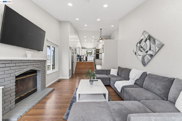 209 Manuel Ct, Bay Point, CA 94565
