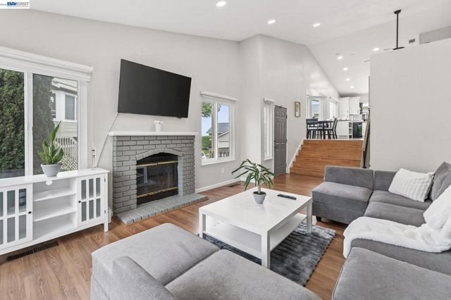209 Manuel Ct, Bay Point, CA 94565