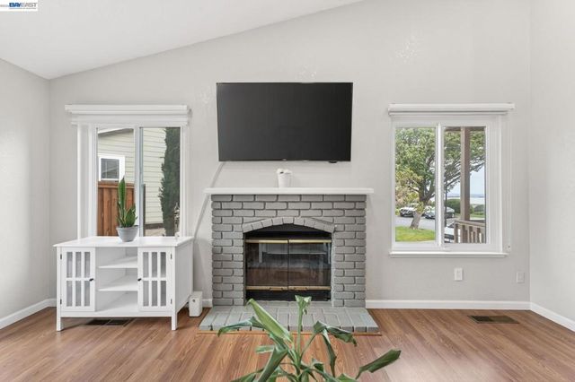 209 Manuel Ct, Bay Point, CA 94565