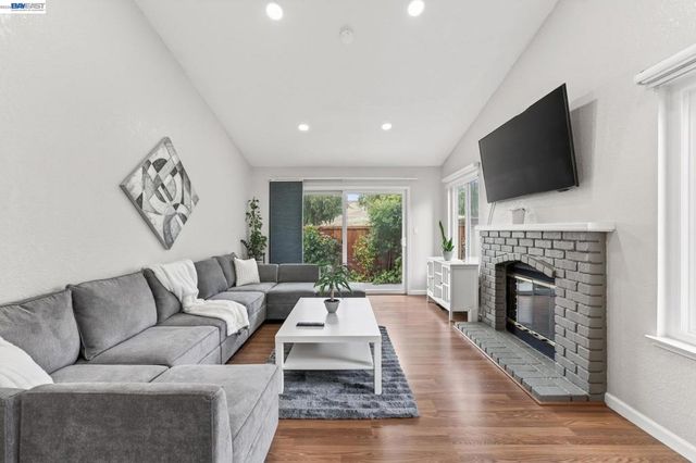 209 Manuel Ct, Bay Point, CA 94565