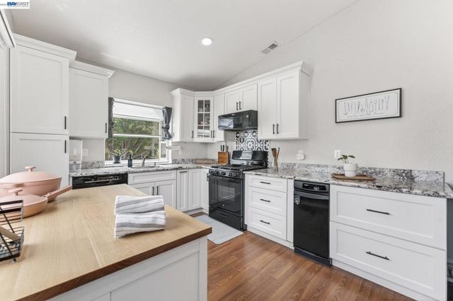 209 Manuel Ct, Bay Point, CA 94565