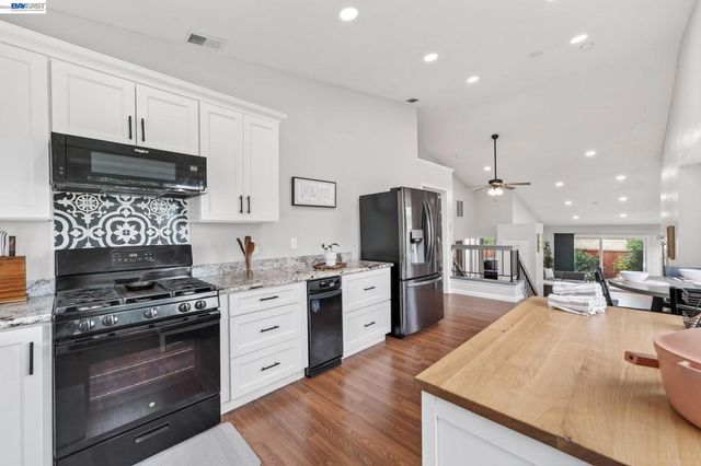 209 Manuel Ct, Bay Point, CA 94565