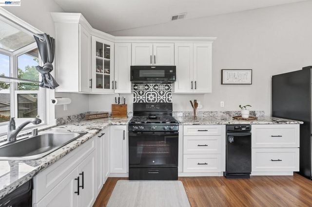 209 Manuel Ct, Bay Point, CA 94565