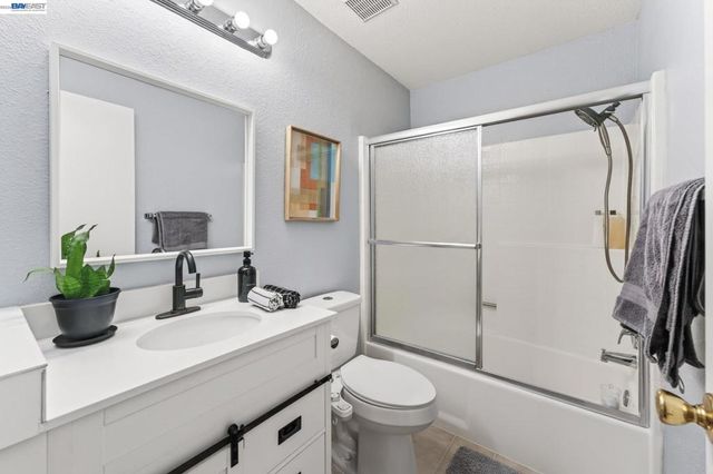 209 Manuel Ct, Bay Point, CA 94565
