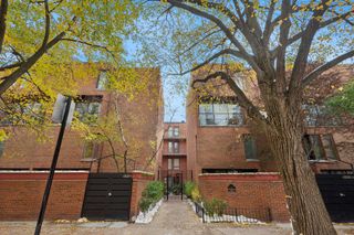 429 W GRANT Place D, Chicago, IL 60614