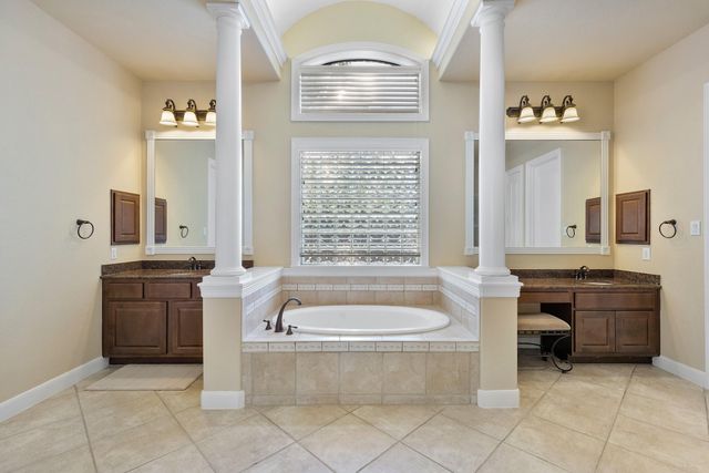 6014 Shady Alcove Court, Kingwood, TX 77345