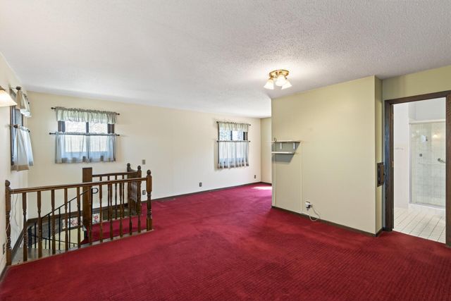 7910 W Park Hills Drive, Bloomington, MN 55438