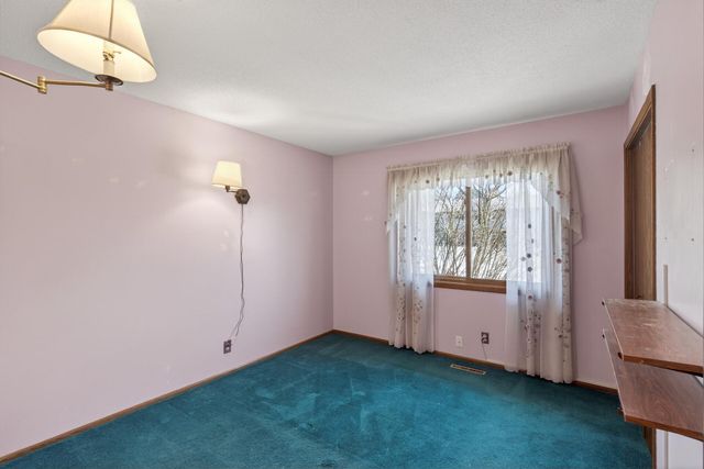 7910 W Park Hills Drive, Bloomington, MN 55438