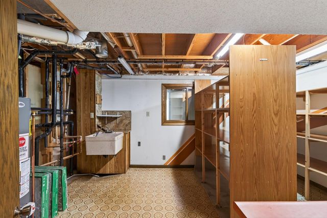 7910 W Park Hills Drive, Bloomington, MN 55438