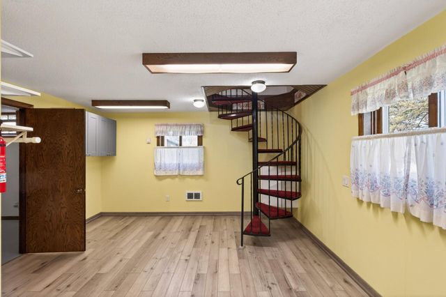 7910 W Park Hills Drive, Bloomington, MN 55438