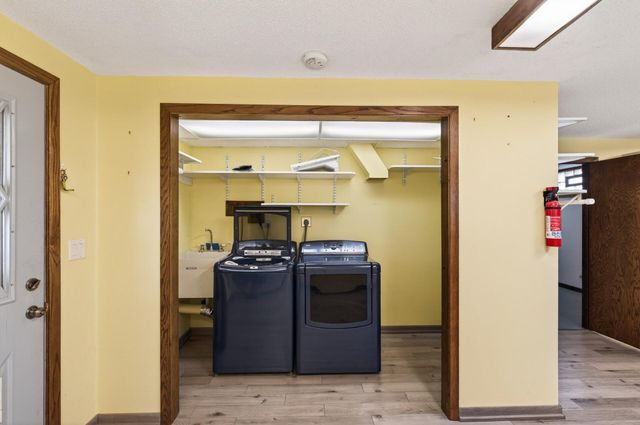 7910 W Park Hills Drive, Bloomington, MN 55438