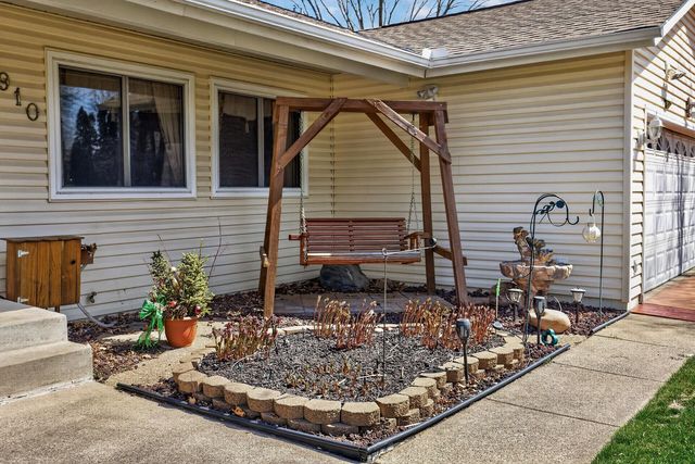 7910 W Park Hills Drive, Bloomington, MN 55438