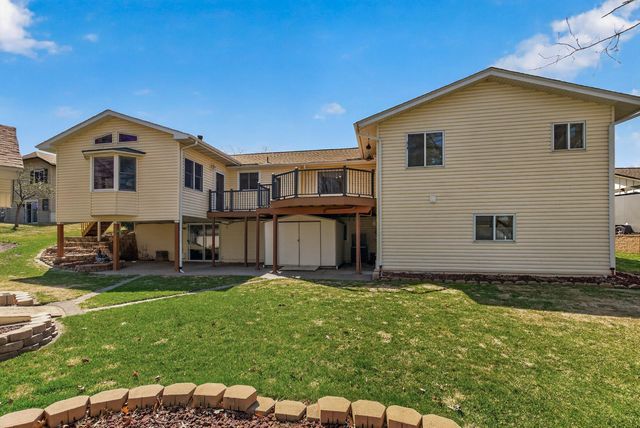 7910 W Park Hills Drive, Bloomington, MN 55438