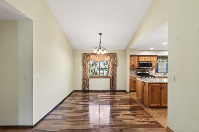 7910 W Park Hills Drive, Bloomington, MN 55438