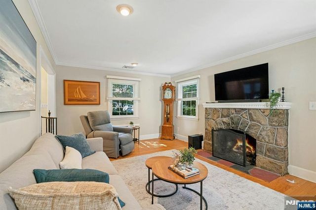 163 Cottage Road, Wyckoff, NJ 07481