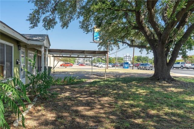 720 E Villa Maria Road, Bryan, TX 77802