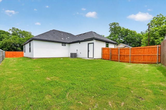 108 Griffin Street, Waxahachie, TX 75165