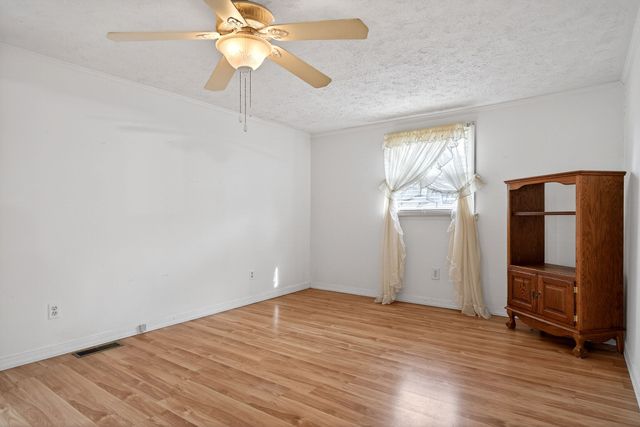 4463 Crisp Springs Rd, Mcminnville, TN 37110