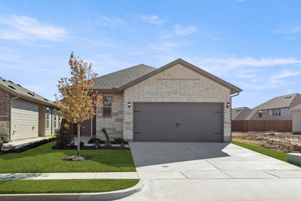 1713 Meadow Crest Drive, Aubrey, TX 76227
