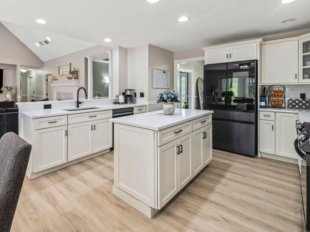 33 Smallwood Cir, Boylston, MA 01505