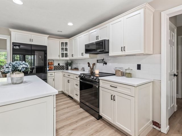 33 Smallwood Cir, Boylston, MA 01505