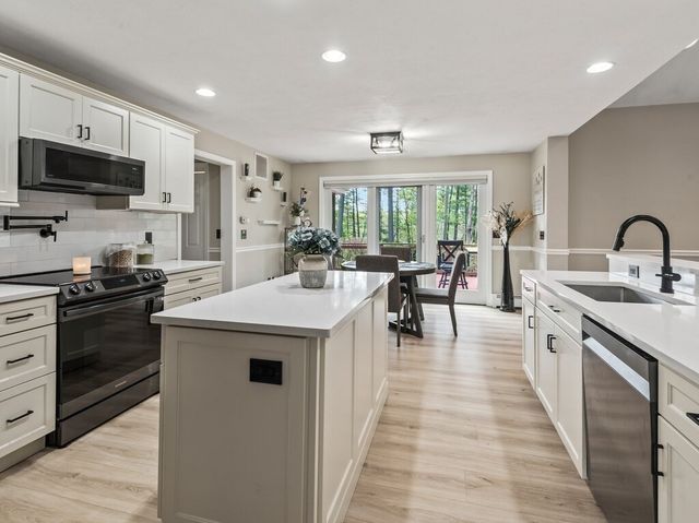 33 Smallwood Cir, Boylston, MA 01505
