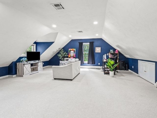 33 Smallwood Cir, Boylston, MA 01505