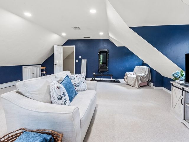 33 Smallwood Cir, Boylston, MA 01505