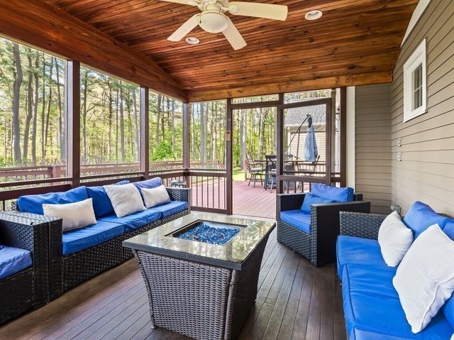 33 Smallwood Cir, Boylston, MA 01505