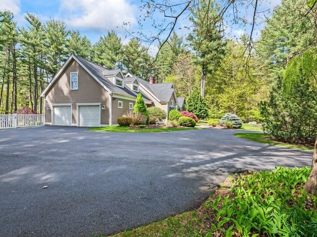 33 Smallwood Cir, Boylston, MA 01505