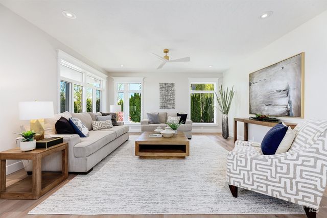 7014 N Spurwing Way, Meridian, ID 83646