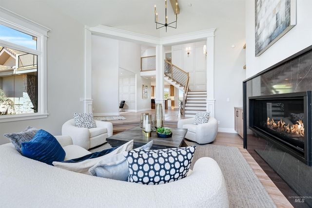 7014 N Spurwing Way, Meridian, ID 83646