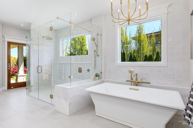 7014 N Spurwing Way, Meridian, ID 83646
