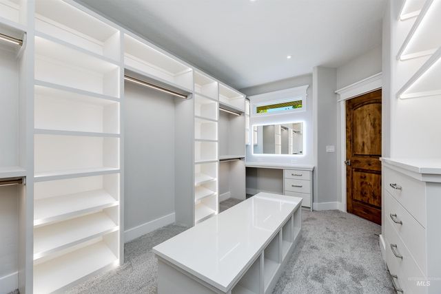 7014 N Spurwing Way, Meridian, ID 83646