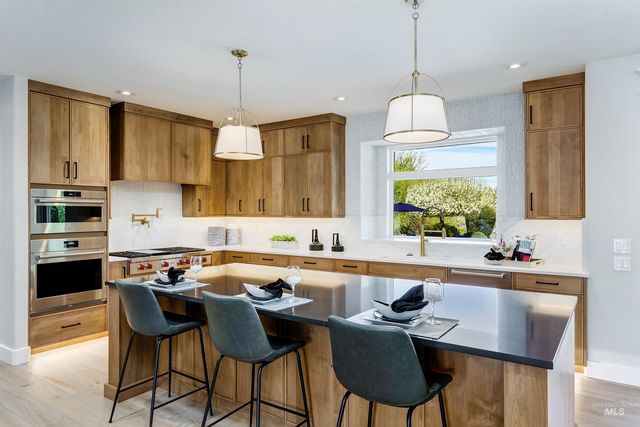 7014 N Spurwing Way, Meridian, ID 83646